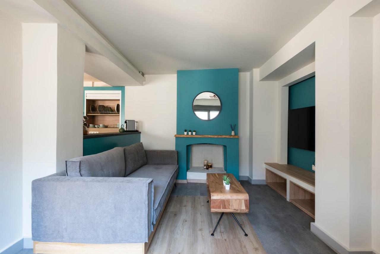 Groundfloor 2Br Apt With Smallyard Near The Heart Of Kalamata Exterior photo